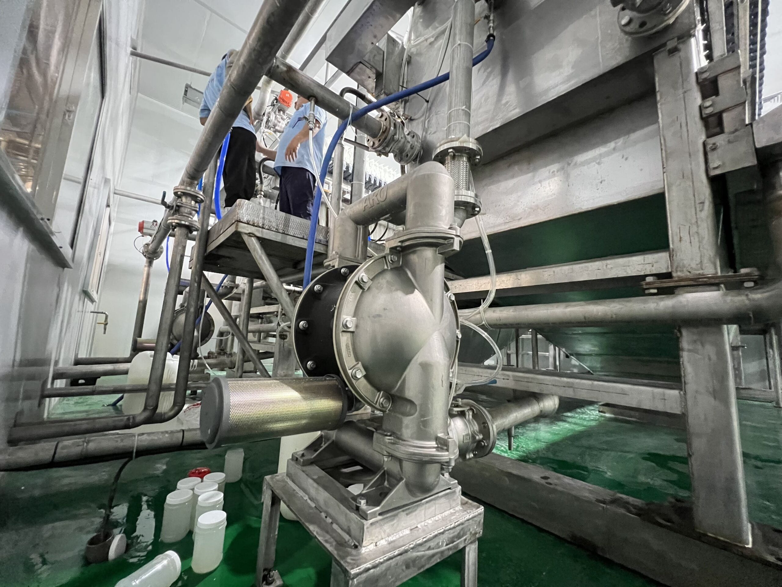 Aro diaphragm pump with aluminum body